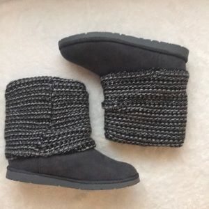 NWOT Girls Gray Sweater Short Boot